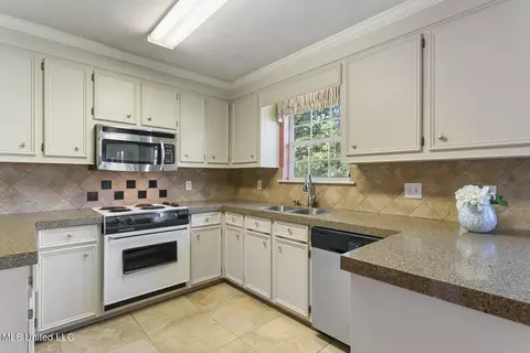 479 Brookstone Dr, Madison, MS 39110 photo 9