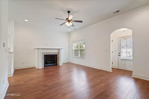 3291 Foxdale Loop, Southaven, MS 38672 photo 5