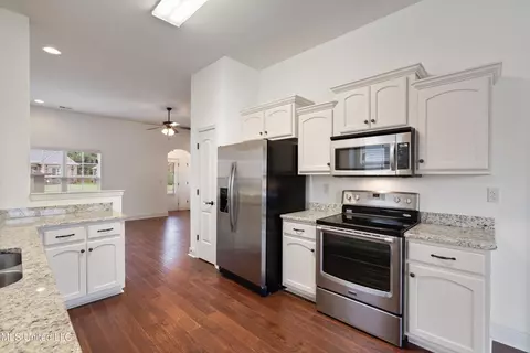 3291 Foxdale Loop, Southaven, MS 38672 photo 11