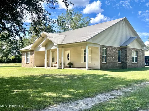 Exterior - 19913 Old School Trl, Moss Point, MS 39562 photo 2 of 5