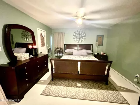 Bedroom - 19913 Old School Trl, Moss Point, MS 39562 photo 2 of 5