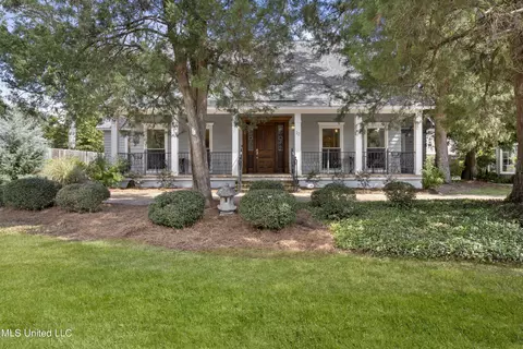 12 Old Oak Ln, Gulfport, MS 39503