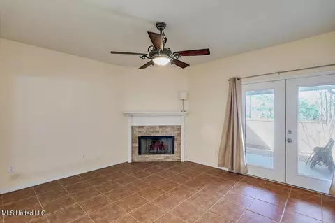817 Planters Point Dr, Canton, MS 39046 photo 5