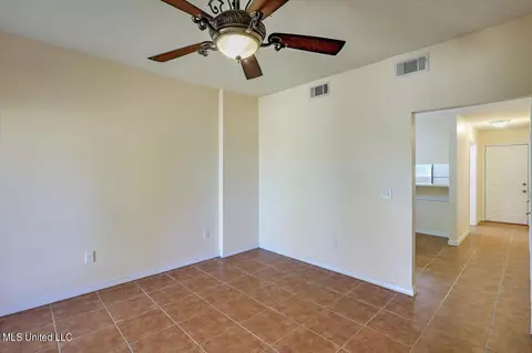 817 Planters Point Dr, Canton, MS 39046 photo 7
