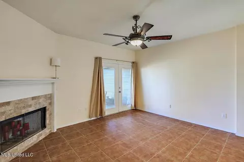 817 Planters Point Dr, Canton, MS 39046 photo 6