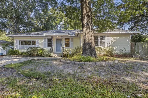 2534 Wilson Rd, Biloxi, MS 39531