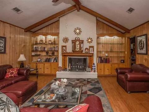 Living - 1187 Coker Cir, Jackson, MS 39213 photo 1 of 2