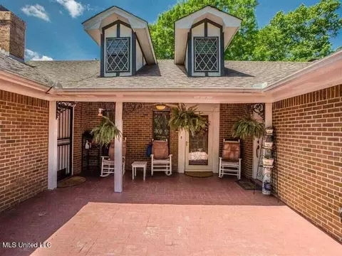 Exterior - 1187 Coker Cir, Jackson, MS 39213 photo 6 of 13