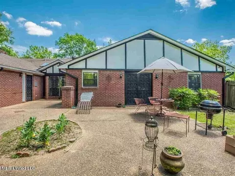 Exterior - 1187 Coker Cir, Jackson, MS 39213 photo 8 of 13