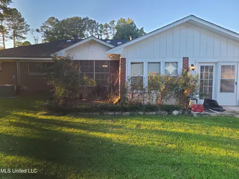Exterior - 135 Bedford Ln, Jackson, MS 39206 photo 3 of 3