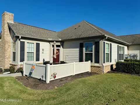 8636 Parkview Oaks Cir #92, Olive Branch, MS 38654