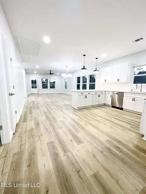Entry Way - 14964 Custer St, Vancleave, MS 39565 photo 2 of 3