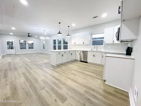 Kitchen - 14964 Custer St, Vancleave, MS 39565 photo 4 of 4