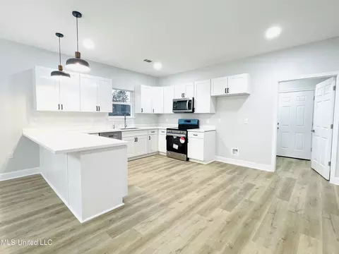 Kitchen - 14964 Custer St, Vancleave, MS 39565 photo 1 of 4