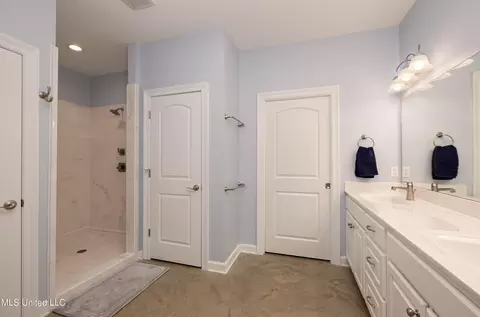 Bath - 1062 David Road Rd, Coldwater, MS 38618 photo 2 of 4