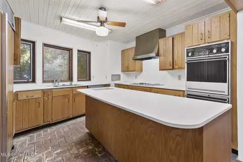 Kitchen - 1402 Hazel St, Jackson, MS 39202 photo 3 of 5