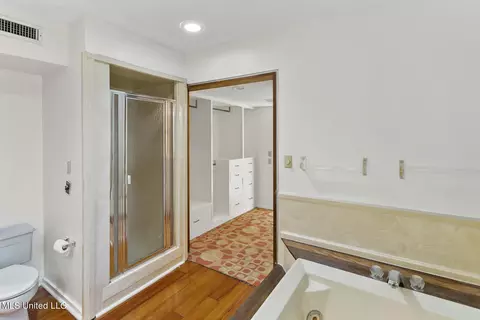 Bath - 1402 Hazel St, Jackson, MS 39202 photo 3 of 5