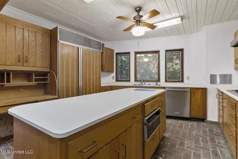 Kitchen - 1402 Hazel St, Jackson, MS 39202 photo 4 of 5