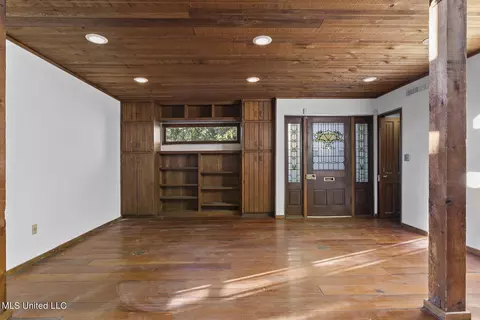 Living - 1402 Hazel St, Jackson, MS 39202 photo 5 of 6