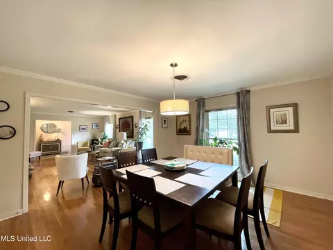Dining - 338 Rollingwood Dr, Jackson, MS 39211 photo 1 of 3