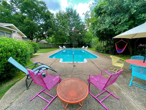 Exterior - 338 Rollingwood Dr, Jackson, MS 39211 photo 5 of 7