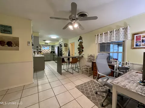 Kitchen - 338 Rollingwood Dr, Jackson, MS 39211 photo 1 of 9