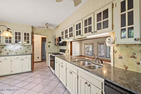 701 Forest Point Dr, Brandon, MS 39047 photo 10