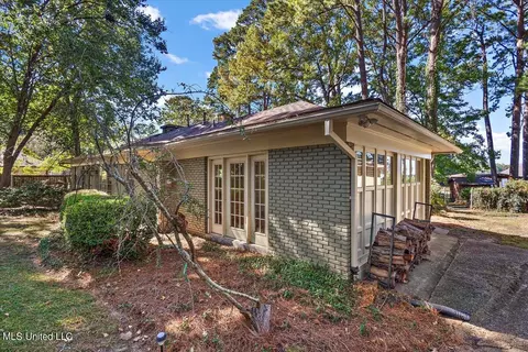 701 Forest Point Dr, Brandon, MS 39047 photo 2