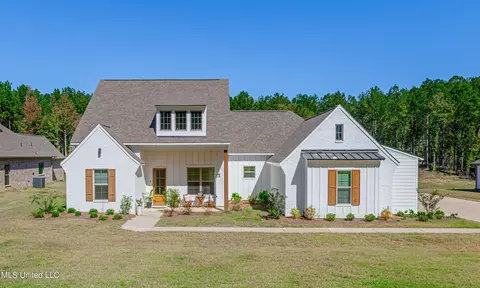 1614 Old Lake Rd, Brandon, MS 39042