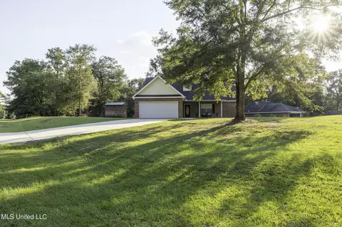 142 Stone Hollow Trce, Carriere, MS 39426