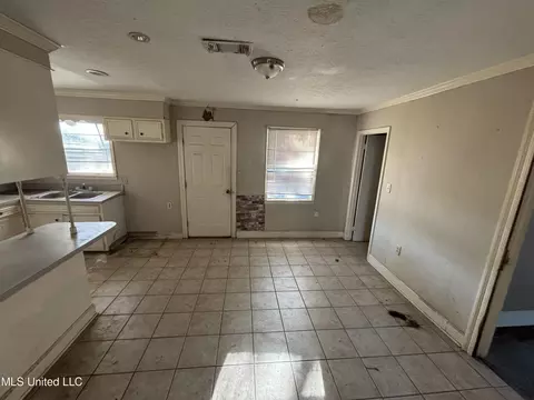 451 3rd Ave, Canton, MS 39046 photo 4