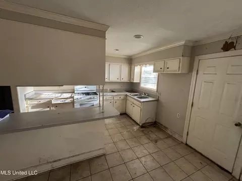 451 3rd Ave, Canton, MS 39046 photo 5
