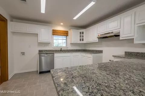 Kitchen - 16601 Mcgregor Rd, Vancleave, MS 39565 photo 1 of 2