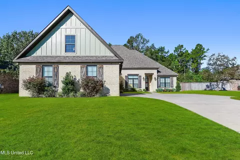 12015 Ol Oaks Dr, Gulfport, MS 39503