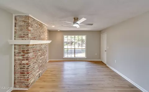 Living - 205 Trace Harbor Rd, Madison, MS 39110 photo 9 of 11