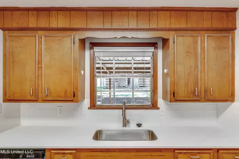 Kitchen - 205 Trace Harbor Rd, Madison, MS 39110 photo 2 of 6