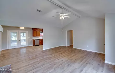 Living - 205 Trace Harbor Rd, Madison, MS 39110 photo 4 of 11