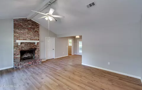 Living - 205 Trace Harbor Rd, Madison, MS 39110 photo 2 of 11