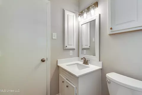 Bath - 205 Trace Harbor Rd, Madison, MS 39110 photo 2 of 4