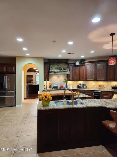 Kitchen - 425 Buck Cv, Hernando, MS 38632 photo 6 of 17
