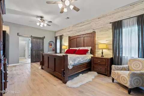 Bedroom - 425 Buck Cv, Hernando, MS 38632 photo 2 of 8