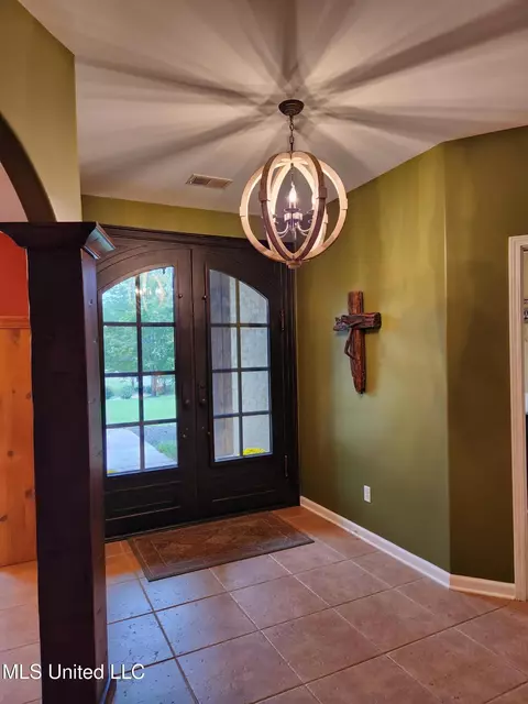 Entry Way - 425 Buck Cv, Hernando, MS 38632 photo 6 of 15
