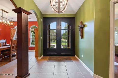 Entry Way - 425 Buck Cv, Hernando, MS 38632 photo 1 of 15