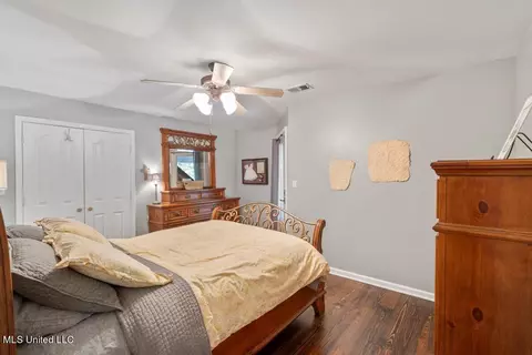 Bedroom - 425 Buck Cv, Hernando, MS 38632 photo 3 of 8