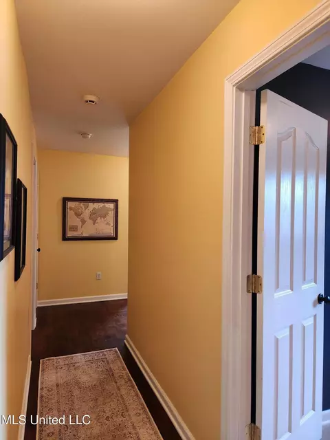 Entry Way - 425 Buck Cv, Hernando, MS 38632 photo 12 of 15