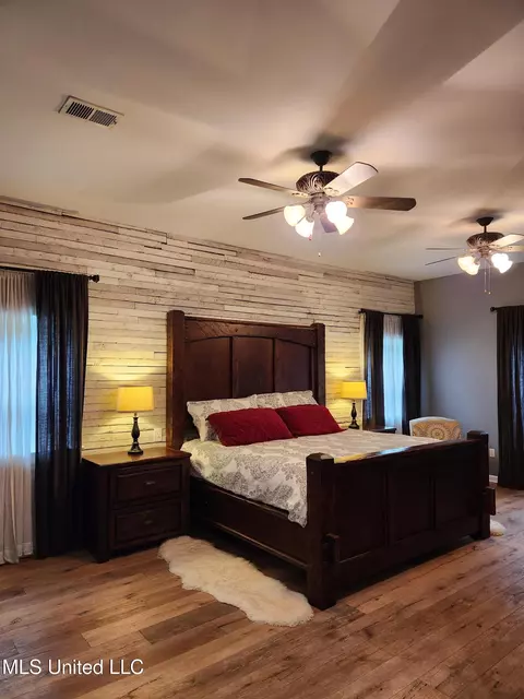 Bedroom - 425 Buck Cv, Hernando, MS 38632 photo 6 of 8
