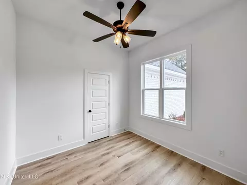 Bedroom - 108 W Sunset Dr, Brandon, MS 39042 photo 4 of 4