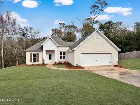 108 W Sunset Dr, Brandon, MS 39042