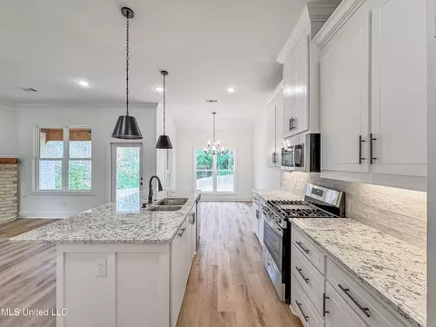 Kitchen - 108 W Sunset Dr, Brandon, MS 39042 photo 4 of 4