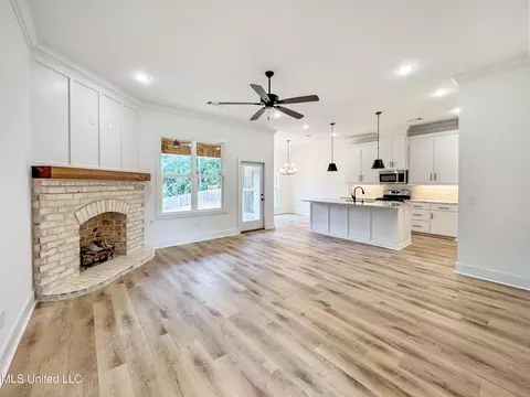 Living - 108 W Sunset Dr, Brandon, MS 39042 photo 1 of 3